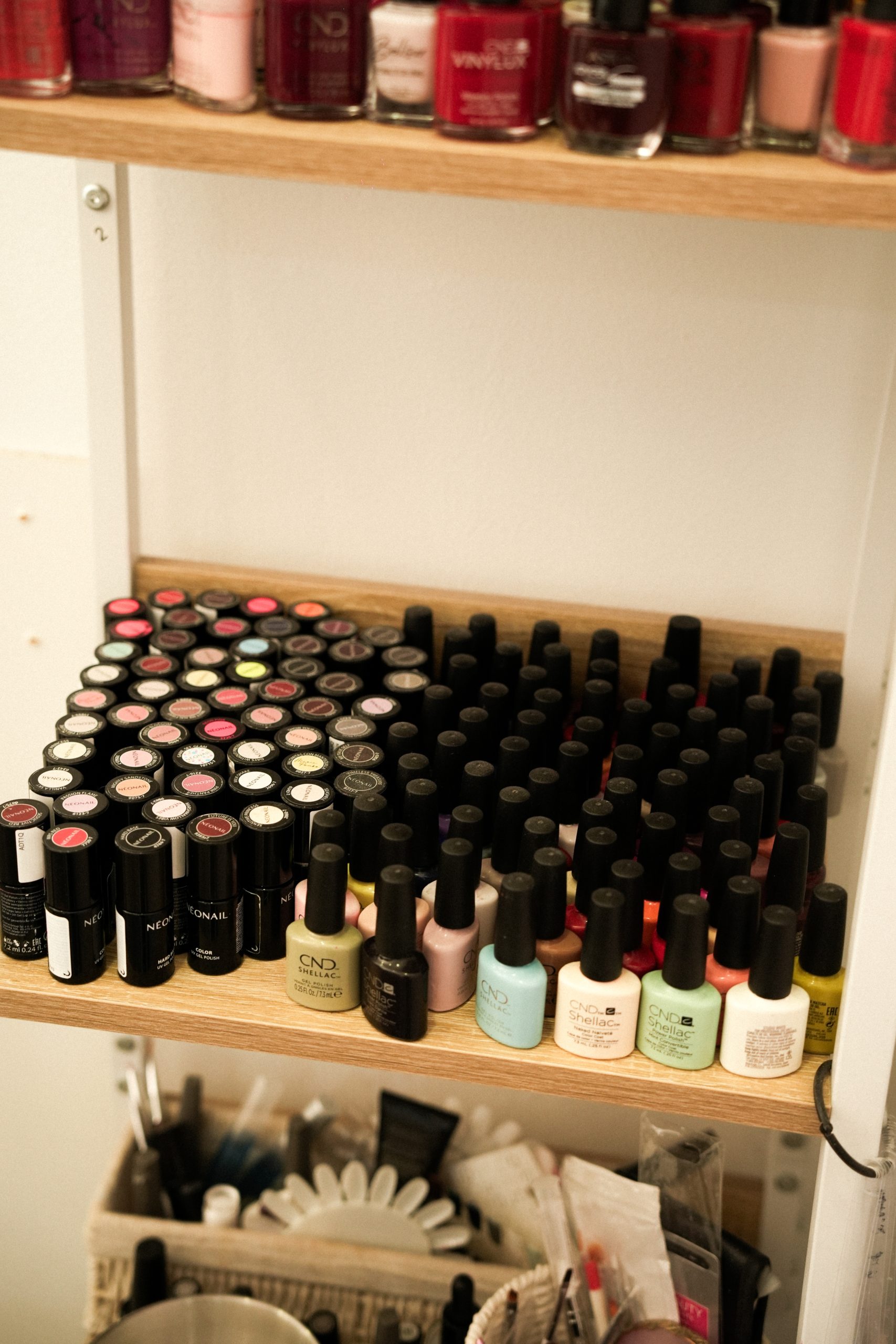 Manicura y pedicura: Belleza, comodidad y cuidado profesional en una sola sesión.